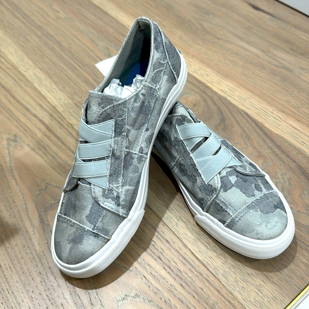 Camo Blowfish Malibu Canvas Shoes Size 8